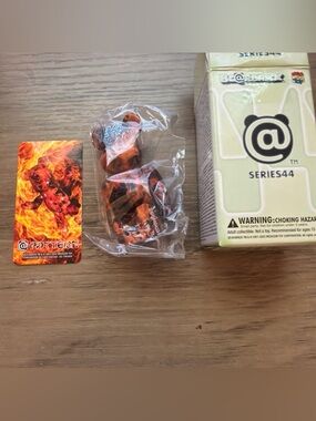Be@rbrick Flame Pattern Medicom 100% sealed figure Series 44 Bearbrick